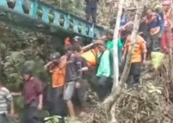 Detik-Detik Mengerikan Wisatawan Wanita Tewas Jatuh dari Air Terjun di Limapuluh Kota