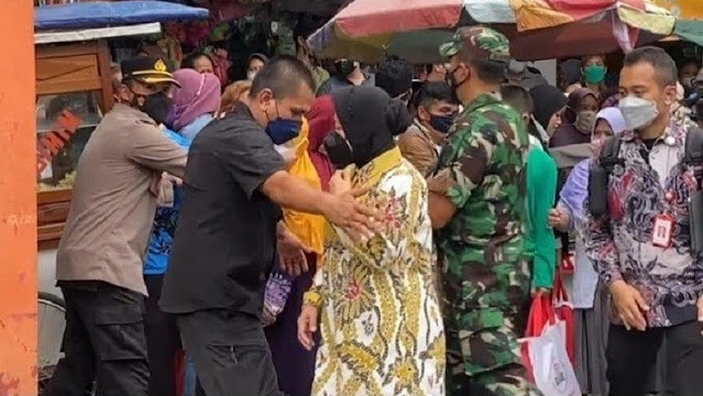 Ⓒ Hak cipta foto di atas dikembalikan sesungguhnya kepada sang pemilik foto Ⓒ Hak cipta foto di atas dikembalikan sesungguhnya kepada pemilik foto