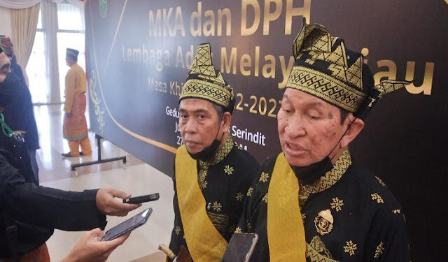 Ⓒ Hak cipta foto di atas dikembalikan sesungguhnya kepada sang pemilik foto Ⓒ Hak cipta foto di atas dikembalikan sesungguhnya kepada pemilik foto