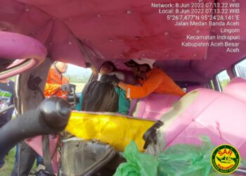 Avanza Kontra L300 di Aceh Besar, Satu Penumpang Terjepit