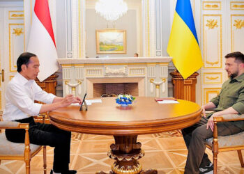 Jokowi Akhirnya Bertemu Langsung Presiden Ukraina Volodymyr Zelenskyy, Begini Momen Pertemuannya