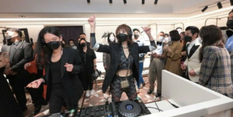 Ⓒ Hak cipta foto di atas dikembalikan sesungguhnya kepada sang pemilik foto Ⓒ Hak cipta foto di atas dikembalikan sesungguhnya kepada pemilik foto