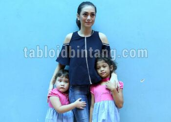 Celine Evangelisra mengaku tak suka belanja barang branded. (Seno/tabloidbintang.com)