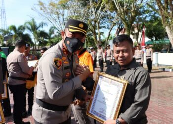 Jelang HUT Bhayangkara, PWI Aceh Barat Terima Penghargaan Dari Kapolres