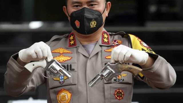 Ⓒ Hak cipta foto di atas dikembalikan sesungguhnya kepada sang pemilik foto Ⓒ Hak cipta foto di atas dikembalikan sesungguhnya kepada pemilik foto