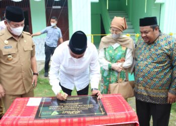 Gubsu Edy Resmikan Gedung MA Sekolah Bintang Rabbani DD Waspada di Desa Rumah Sumbul