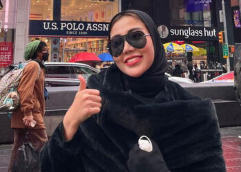 Hamil Anak Kedua, Bella Shofie Kurban 26 Sapi di Pulau Buru