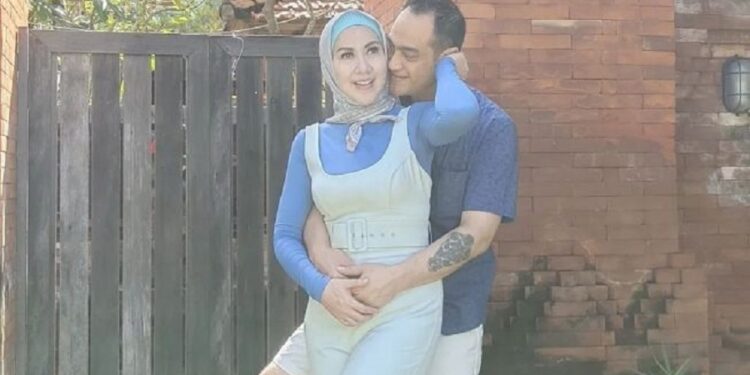 Ⓒ Hak cipta foto di atas dikembalikan sesungguhnya kepada sang pemilik foto Ⓒ Hak cipta foto di atas dikembalikan sesungguhnya kepada pemilik foto