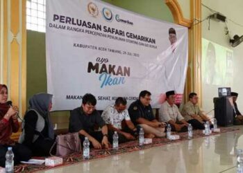 Anggota Komisi IV DPR RI, TA. Khalid bersama Dinas Kelautan dan Perikanan (DKP) menggelar kegiatan Perluasan Safari Gerakan Memasyarakatkan Makan Ikan (Gemarikan) di Dayah Raydhatun Najah 2 Al Al Aziziyah Kampung Matang Telah Kecamatan Bendahara Kabupaten Aceh Tamiang, Jumat (29/7/2022). FOTO/Istimewa