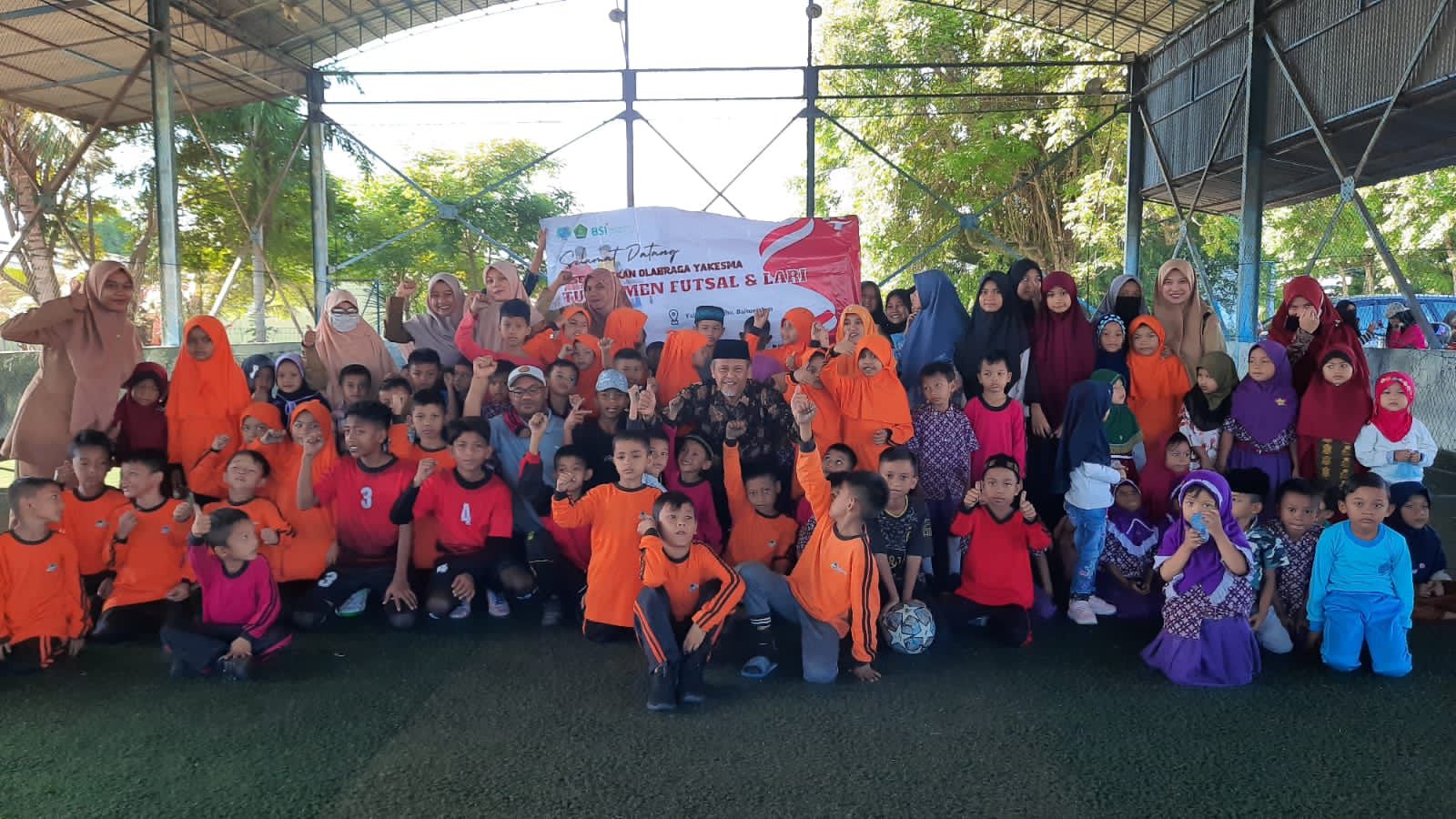 Kepala Kantor Kementerian Agama Aceh Besar, Salman buka acara turnamen futsal dan lari Madrasah Ibtidaiyah Qur’anic Character Ar-Rasyid Yayasan Kesejahteraan Masyarakat Aceh, Panti Asuhan Yakesma, Kamis (11/8/2022). FOTO/Dok. Yakesma