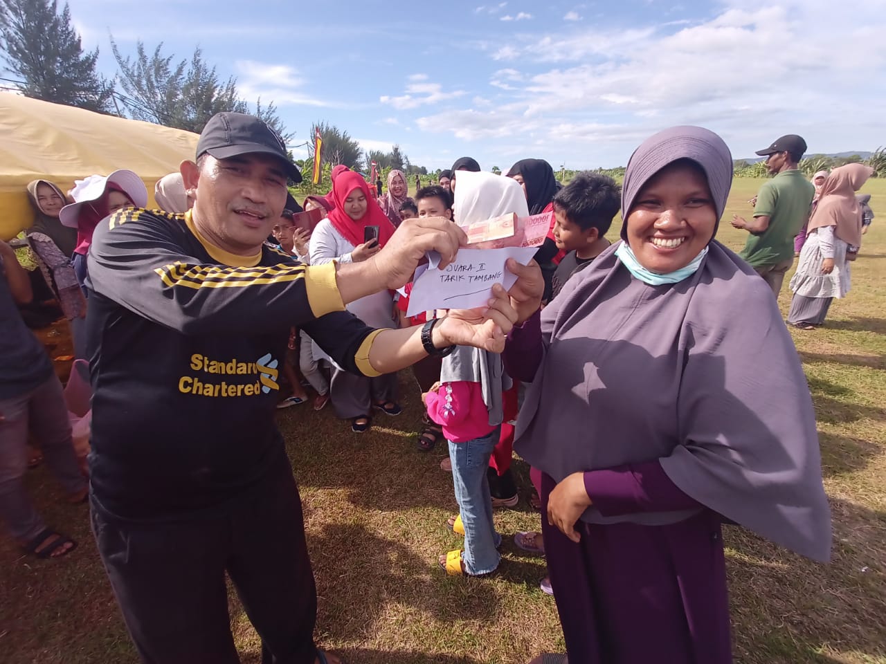 Para unsur pemuda Gampong Gla Meunasah Baro, Kec Krueng Barona Jaya, Aceh Besar mengelar aneka Lomba Agustusan. Kegiatan ini dilakukan dalam rangka memeriahkan HUT Kemerdekaan ke -77 Republik Indonesia yang jatuh pada Rabu (17/8/2022). FOTO/Dok. Istimewa