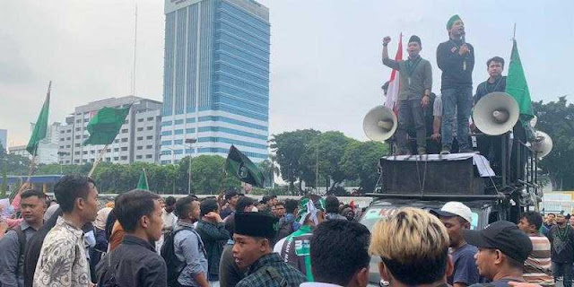 Ⓒ Hak cipta foto di atas dikembalikan sesungguhnya kepada sang pemilik foto Ⓒ Hak cipta foto di atas dikembalikan sesungguhnya kepada pemilik foto