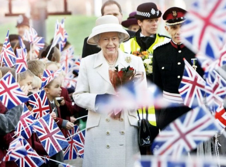 Ratu Elizabeth II Sudah Dimakamkan, Syuting The Crown Berlanjut