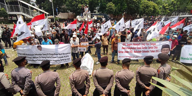 Bawa Keranda dan "Kardus Durian" ke Gedung Merah Putih, Gemas NU Minta KPK Tangkap Cak Imin