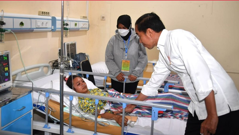 Jokowi Temui Korban Tragedi Kanjuruhan, Pastikan Dapat Pelayanan Terbaik