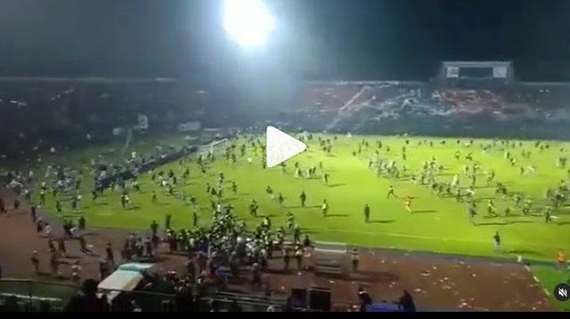 Korban Selamat Tragedi Kanjuruhan: Saya Jatuh Ditembak Gas Air Mata, Dipukul dan Ditendang Petugas