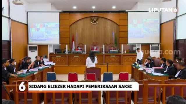 PRT Sambo Pakai Kemeja Sama dengan Bharada E, Jaksa Suruh Susi Berdiri di Sidang: Siapa yang Belikan?