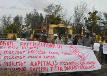 Ilustrasi salah satu foto saat Demo warga Singkil menuntut penutupan usaha PT Delima Makmur di tahun 2016. FOTO/AJNN/Edy