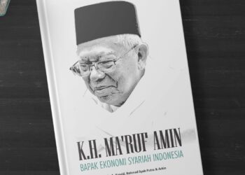 Universitas Islam Negeri (UIN) Ar-Raniry Banda Aceh mempersembahkan buku berjudul ‘KH Ma’ruf Amin: Bapak Ekonomi Syariah Indonesia’ sebagai hadiah untuk ulang tahun Wakil Presiden (Wapres) Ma’ruf Amin ke-80. FOTO/Net