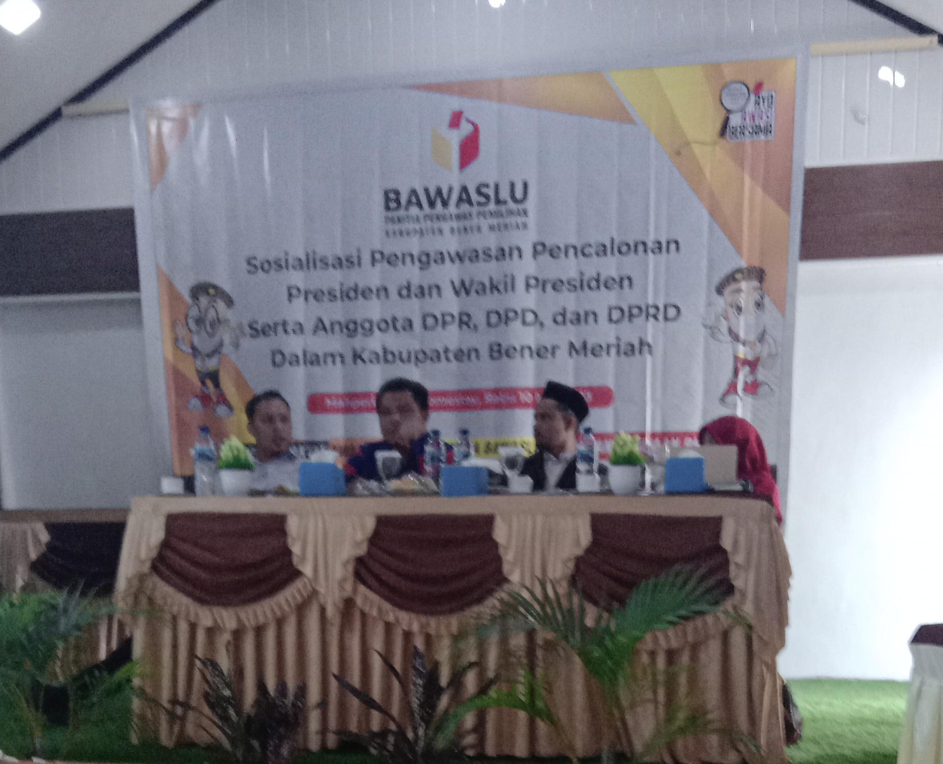 Panwaslih dan KIP Bener Meriah menggelar kegiatan sosialisasi kesiapan pemilihan Presiden dan wakil Presiden serta Pemilihan Legeslatif DPD, DPR dan DPRD yang bertempat di Aula Mahperi Lungi Homestay Rembele pada Rabu 10 Mei 2023. FOTO/HAI/Nafis