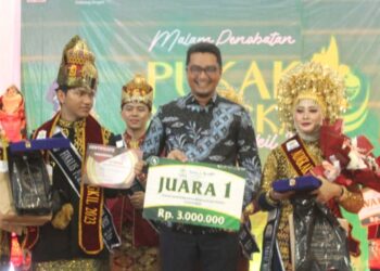 Orang Tua Pemenang Duta Wisata Aceh Singkil Terharu