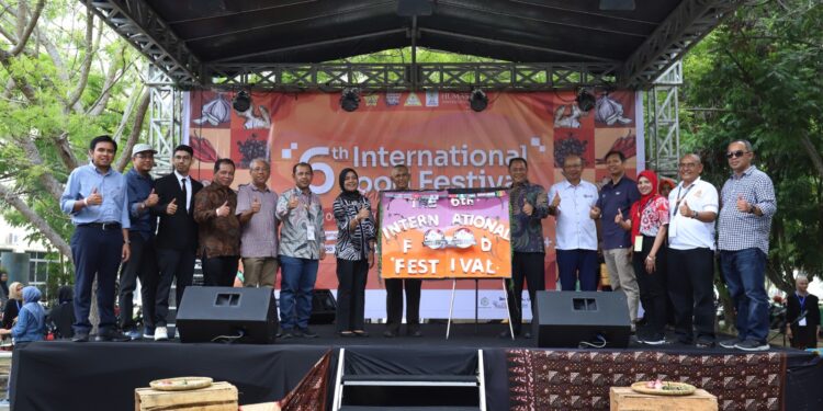 Ⓒ Hak cipta foto di atas dikembalikan sesungguhnya kepada sang pemilik foto Ⓒ Hak cipta foto di atas dikembalikan sesungguhnya kepada pemilik foto