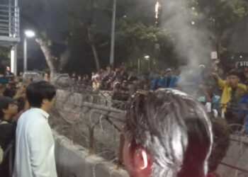 Chaos Bakar Ban hingga Penangkapan Mahasiswa, Demo di Monas Berangsur Kondusif