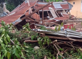 Massa Hancurkan Rumah Pelaku Sodomi Puluhan Anak di Pasaman, Wali Nagari Bilang Begini