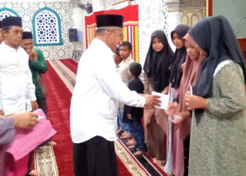 Pj Bupati Aceh Singkil Santuni Puluhan Anak Yatim di Momen Maulid