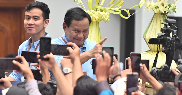 Ⓒ Hak cipta foto di atas dikembalikan sesungguhnya kepada sang pemilik foto Ⓒ Hak cipta foto di atas dikembalikan sesungguhnya kepada pemilik foto