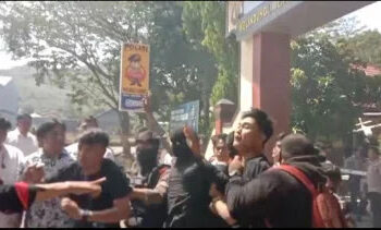 Unjukrasa Mahasiswa Soal Mafia Tanah di Polres Luwu Berlangsung Ricuh