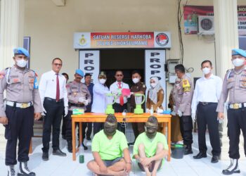 Sat Resnarkoba Polres Lhokseumawe melakukan pemusnahan sebanyak 902 gram barang bukti Narkotika jenis sabu-sabu di Mapolres Lhokseumawe, Senin (15/1/2024). FOTO/Dok. Polres Lhokseumawe. Ⓒ Hak cipta foto di atas dikembalikan sesungguhnya kepada pemilik foto