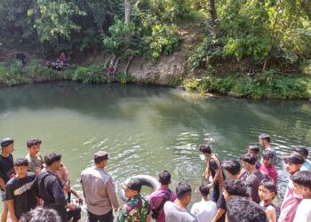 Seorang remaja ditemukan meninggal dunia di obyek wisata pemandian Sungai Rayap, Desa Panton Rayeuk I, Kecamatan Kuta Makmur, Aceh Utara, Minggu (21/1/2024). FOTO/HAI/Azhari. Ⓒ Hak cipta foto di atas dikembalikan sesungguhnya kepada pemilik foto