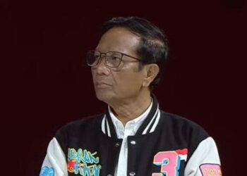 Bantah Jadi Petugas Partai, Mahfud Sindir Paslon Lain 'Petugas Oligarki' seperti Bebek Dipegang Lehernya