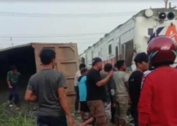 Kereta Api Hantam Truk Fuso di Binjai, Sejumlah Penumpang KA Terlempar dari Tempat Duduk