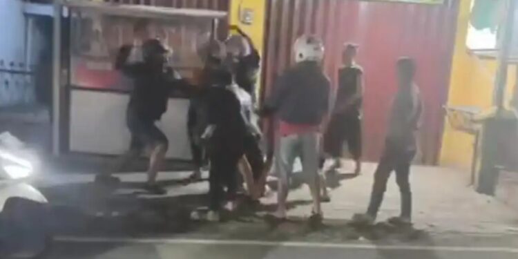 Ⓒ Hak cipta foto di atas dikembalikan sesungguhnya kepada sang pemilik foto Ⓒ Hak cipta foto di atas dikembalikan sesungguhnya kepada pemilik foto