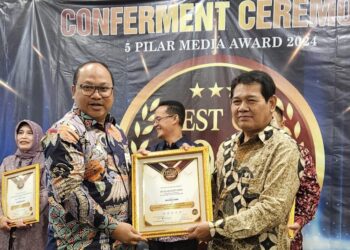 PT. Bank Aceh Syariah raih penghargaan pada acara Five Star Innovation Exellent Award 2024 di Grand Keisha Hotel, Yogyakarta, Kamis (28/3/2024) yang diterima langsung oleh Sekretariat Perusahaan Bank Aceh, T. Zulfikar. FOTO/Dok. Bank Aceh Syariah. Ⓒ Hak cipta foto di atas dikembalikan sesungguhnya kepada pemilik foto
