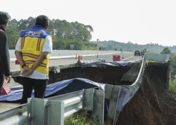 Belum Satu Tahun Diresmikan Jokowi, Tol Bocimi Amblas, Siap Harus Tanggung Jawab? -