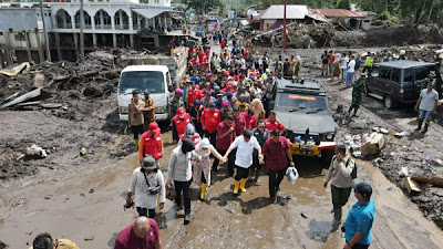Ⓒ Hak cipta foto di atas dikembalikan sesungguhnya kepada sang pemilik foto Ⓒ Hak cipta foto di atas dikembalikan sesungguhnya kepada pemilik foto