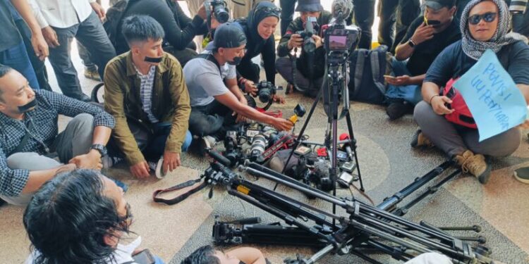 Ⓒ Hak cipta foto di atas dikembalikan sesungguhnya kepada pemilik foto