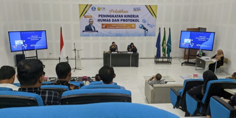 Ⓒ Hak cipta foto di atas dikembalikan sesungguhnya kepada sang pemilik foto Ⓒ Hak cipta foto di atas dikembalikan sesungguhnya kepada pemilik foto