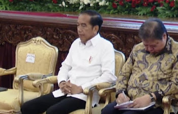 Rupiah Terus Melemah, Jokowi Panggil Sri Mulyani hingga Gubernur BI ke Istana