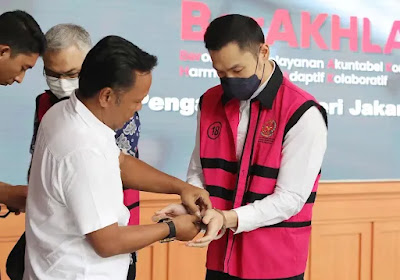 Ⓒ Hak cipta foto di atas dikembalikan sesungguhnya kepada sang pemilik foto Ⓒ Hak cipta foto di atas dikembalikan sesungguhnya kepada pemilik foto