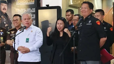 Ⓒ Hak cipta foto di atas dikembalikan sesungguhnya kepada sang pemilik foto Ⓒ Hak cipta foto di atas dikembalikan sesungguhnya kepada pemilik foto