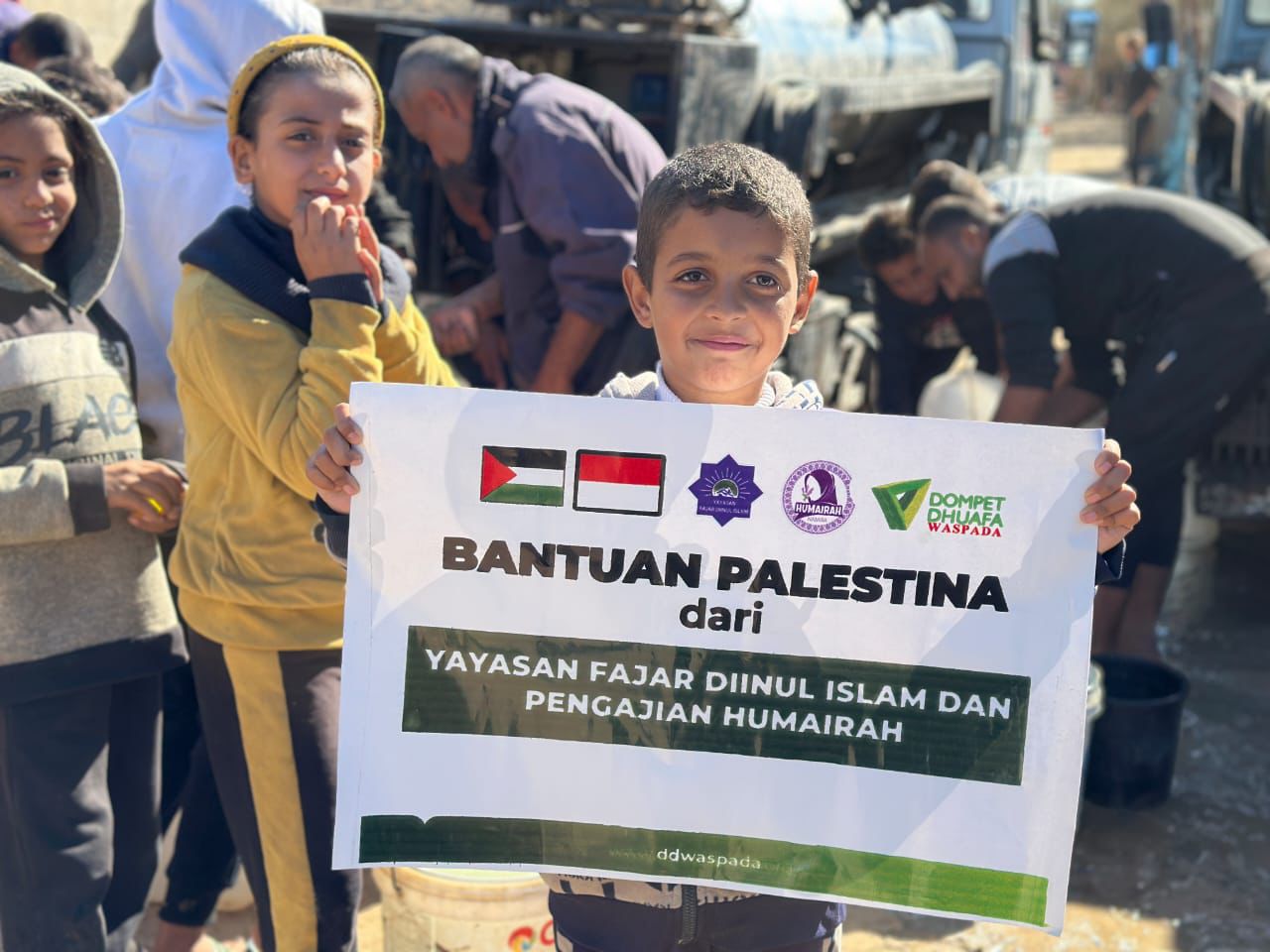 Melalui DD Waspada, Yayasan Fajar Diinul Islam dan Pengajian Humairah Hadirkan Air Bersih untuk Pengungsi di Gaza
