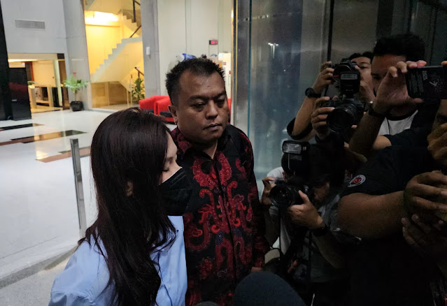 Ⓒ Hak cipta foto di atas dikembalikan sesungguhnya kepada sang pemilik foto Ⓒ Hak cipta foto di atas dikembalikan sesungguhnya kepada pemilik foto