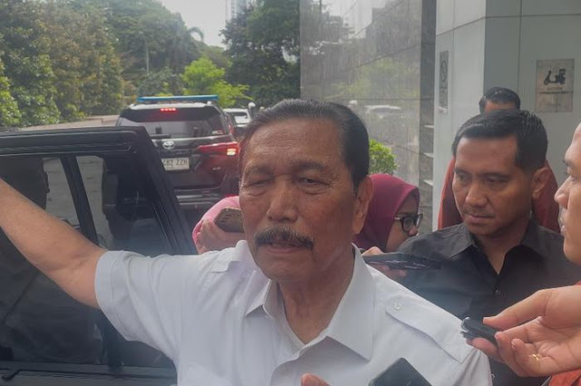 Ramai Tagar #IndonesiaGelap, Luhut: Kau yang Gelap, Bukan Indonesia...