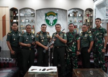 Pangdam IM Terima Empat Pucuk Senjata Sisa Konflik dari Warga Aceh Selatan