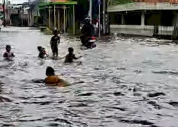 7 Kecamatan di Gresik Kebanjiran, Warga Sulit Berbuka Puasa
