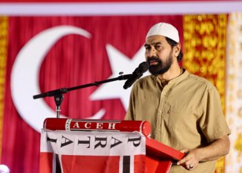 Gubernur Aceh, Muzakir Manaf, menghadiri acara Buka Puasa Bersama dan Santunan Anak Yatim yang diselenggarakan oleh Dewan Pengurus Pusat (DPP) Partai Aceh di Balai Meuseraya Aceh, Banda Aceh, Rabu, 26 Maret 2025. FOTO/Net. Ⓒ Hak cipta foto di atas dikembalikan sesungguhnya kepada pemilik foto